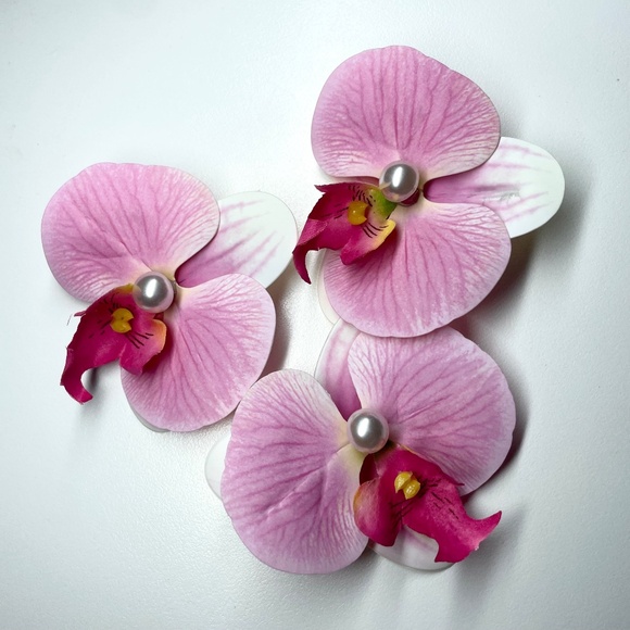 Set of 3 Lifelike White and Pink Orchid Hair Clips with Delicate Pearls, Elegant - Picture 1 of 2